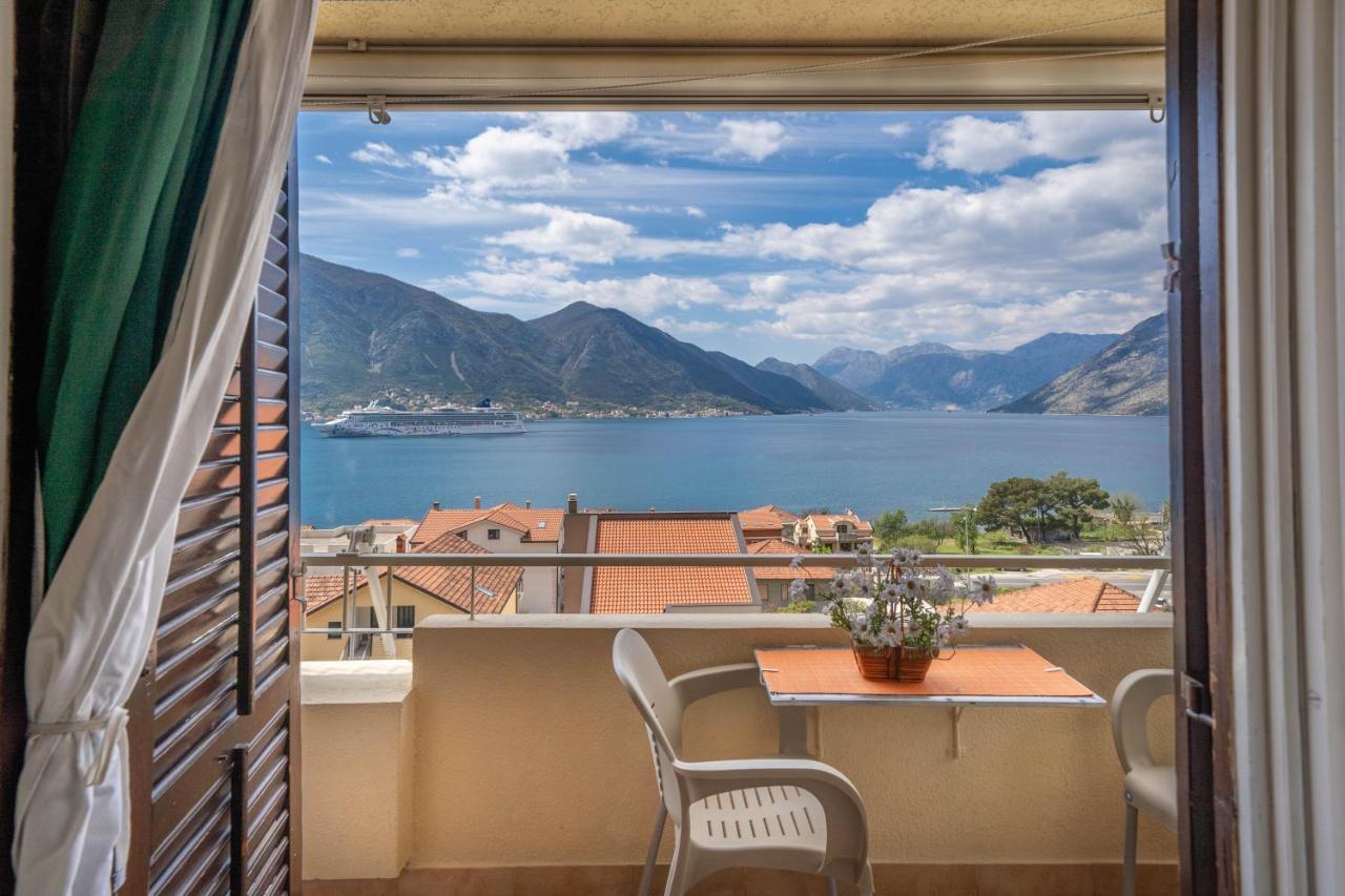 Seaside Serenity: 2-Bedroom Apartment With Boka Bay View Kotor Dış mekan fotoğraf