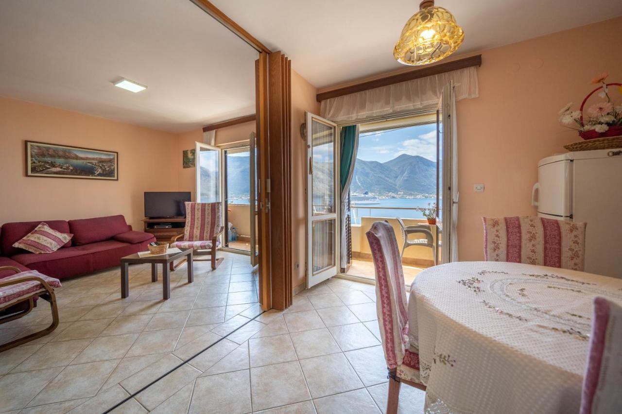 Seaside Serenity: 2-Bedroom Apartment With Boka Bay View Kotor Dış mekan fotoğraf