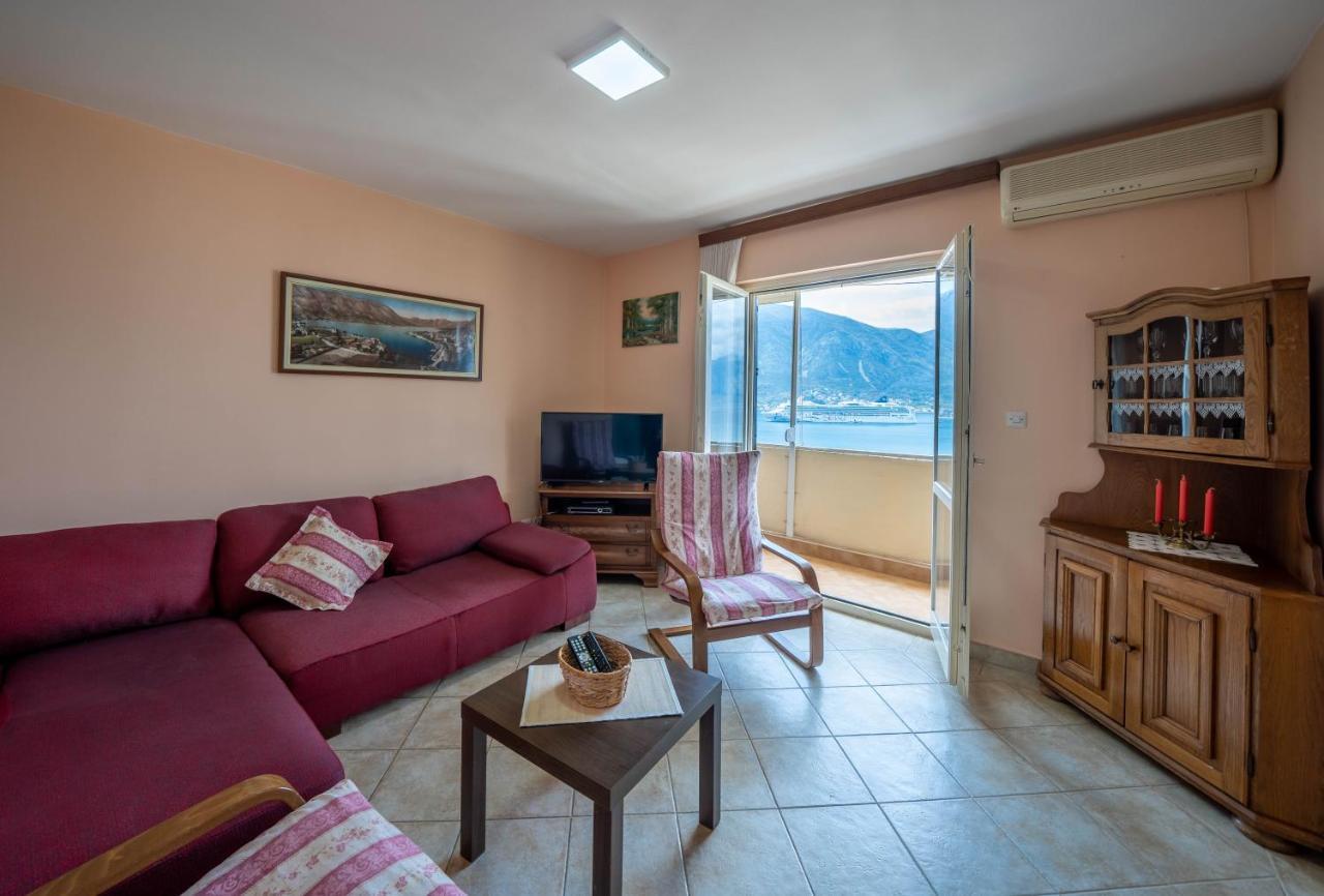 Seaside Serenity: 2-Bedroom Apartment With Boka Bay View Kotor Dış mekan fotoğraf