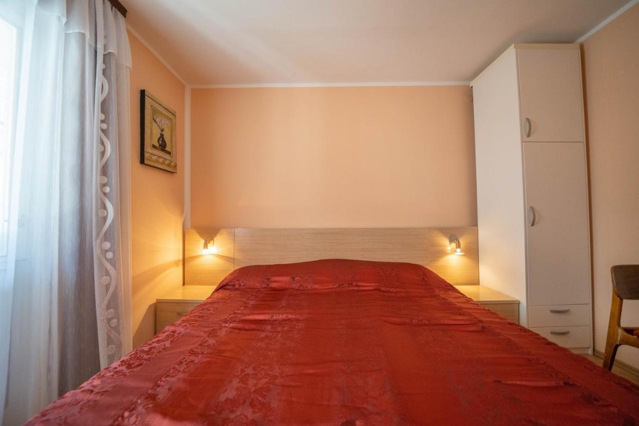 Seaside Serenity: 2-Bedroom Apartment With Boka Bay View Kotor Dış mekan fotoğraf