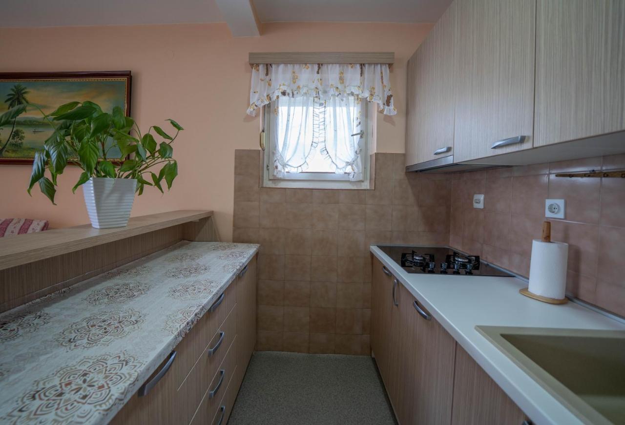 Seaside Serenity: 2-Bedroom Apartment With Boka Bay View Kotor Dış mekan fotoğraf