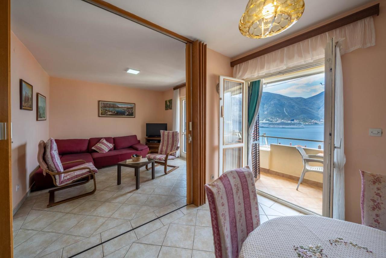 Seaside Serenity: 2-Bedroom Apartment With Boka Bay View Kotor Dış mekan fotoğraf